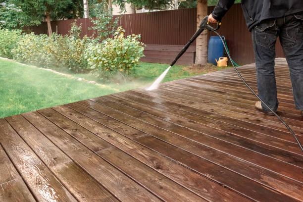 Best Pool Deck Cleaning  in George West, TX